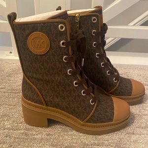 Michael Kors Corey Logo/Signature Combat boot, size 8